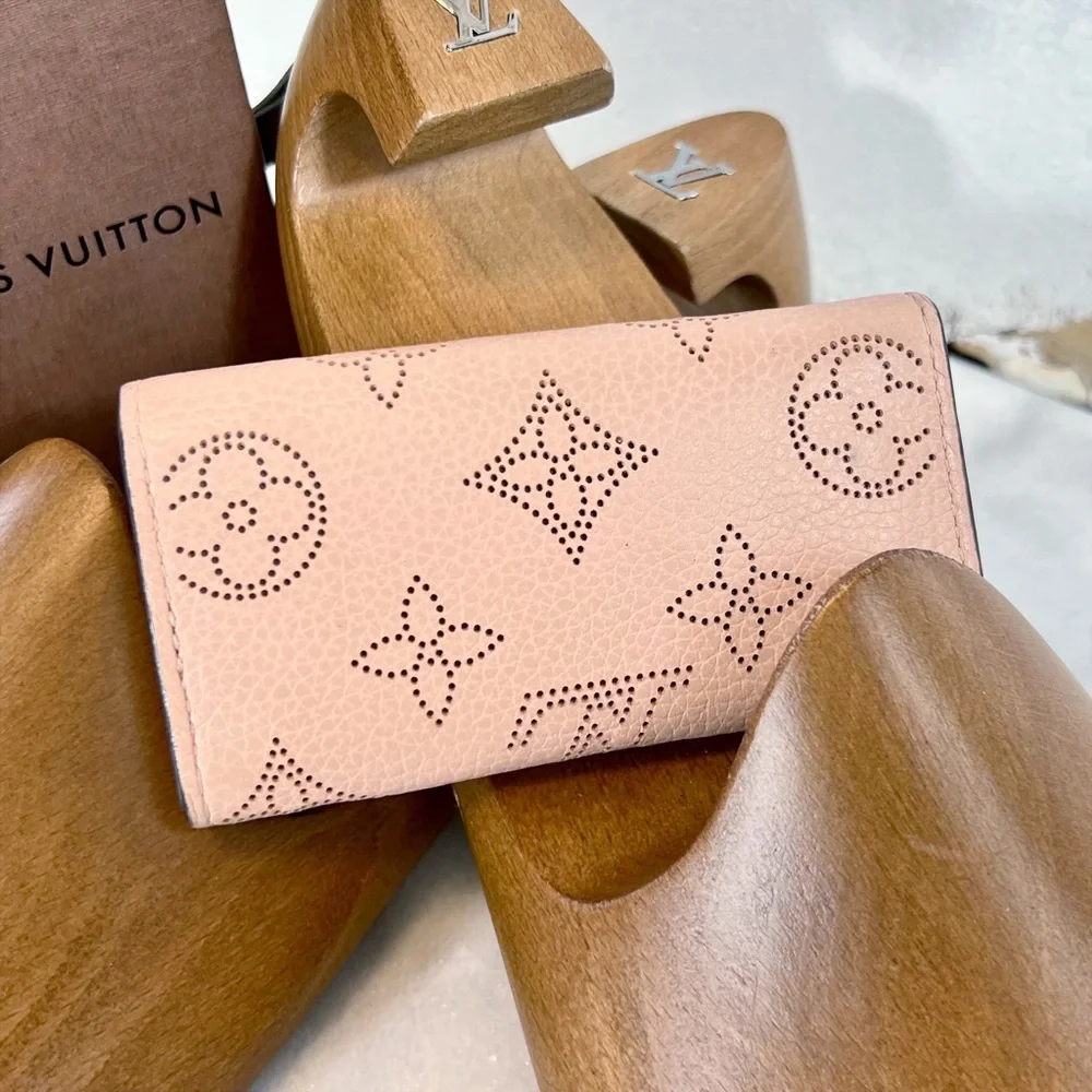 Louis Vuitton Rare “Mahina” Baby Pink Leather Key Cles